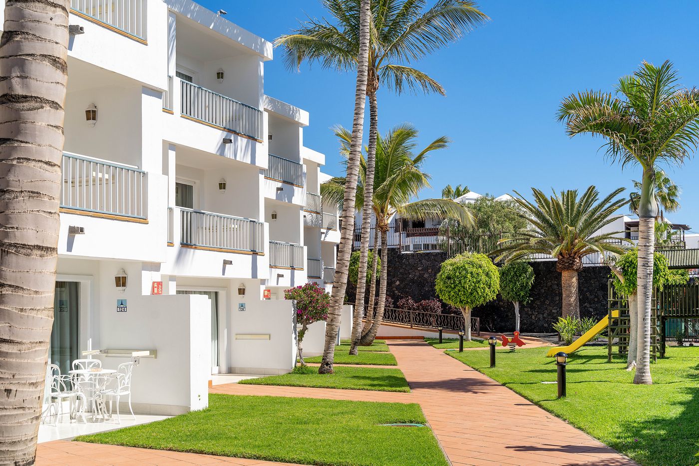 Plus-Fariones-Apartamentos-General-view-13