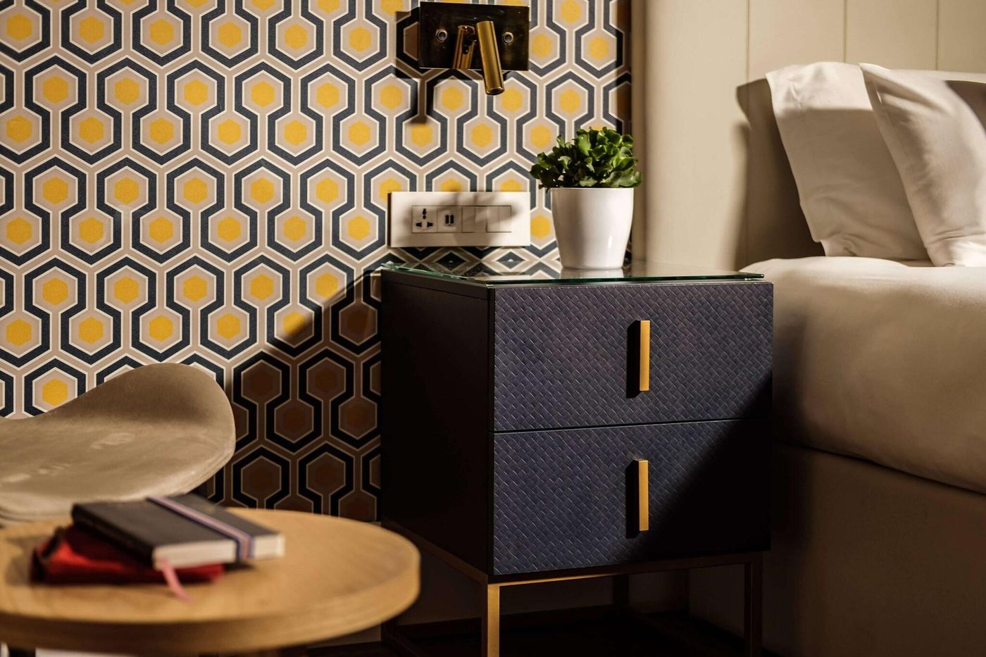 Hotel-115-The-Strand-Hotel-and-Suites-Room-32