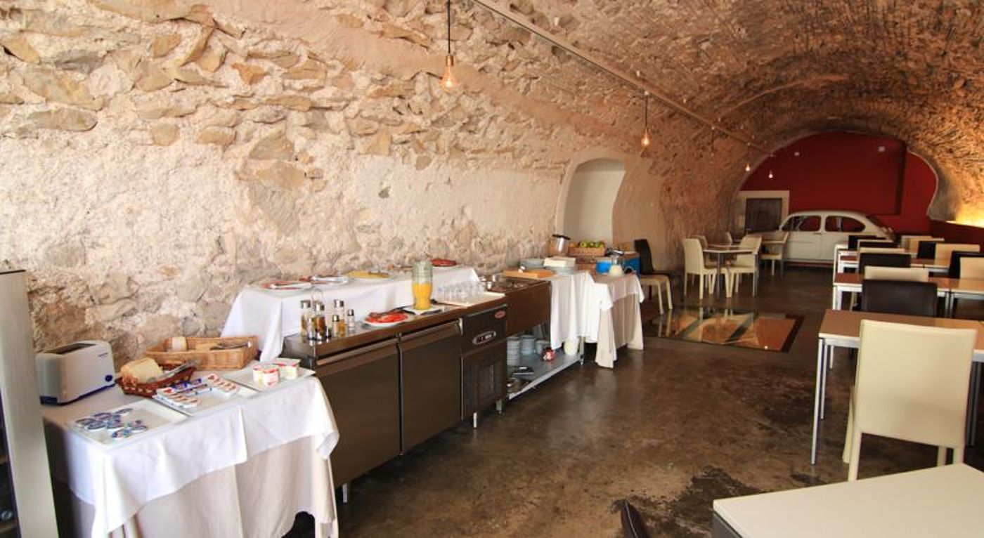 Petit Hotel Hostatgeria Sant Salvador