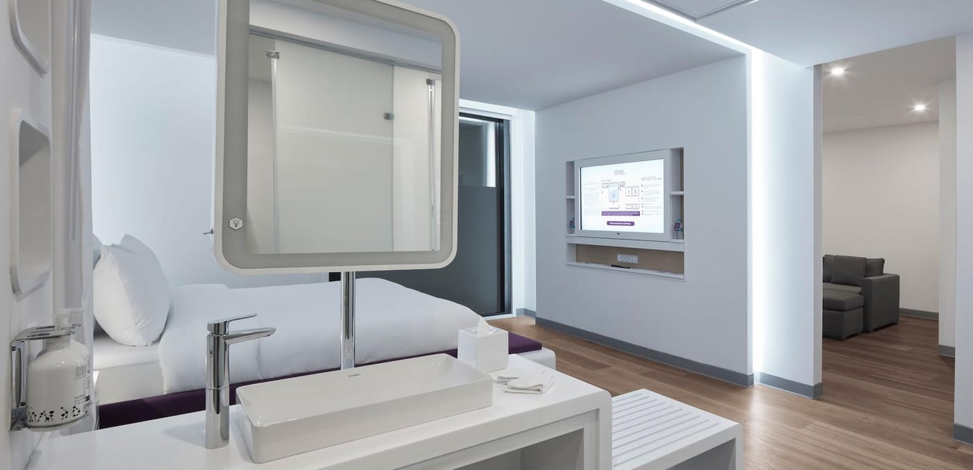 Yotelair-Istanbul-Airport-Airside--Duty-Free-Room-26