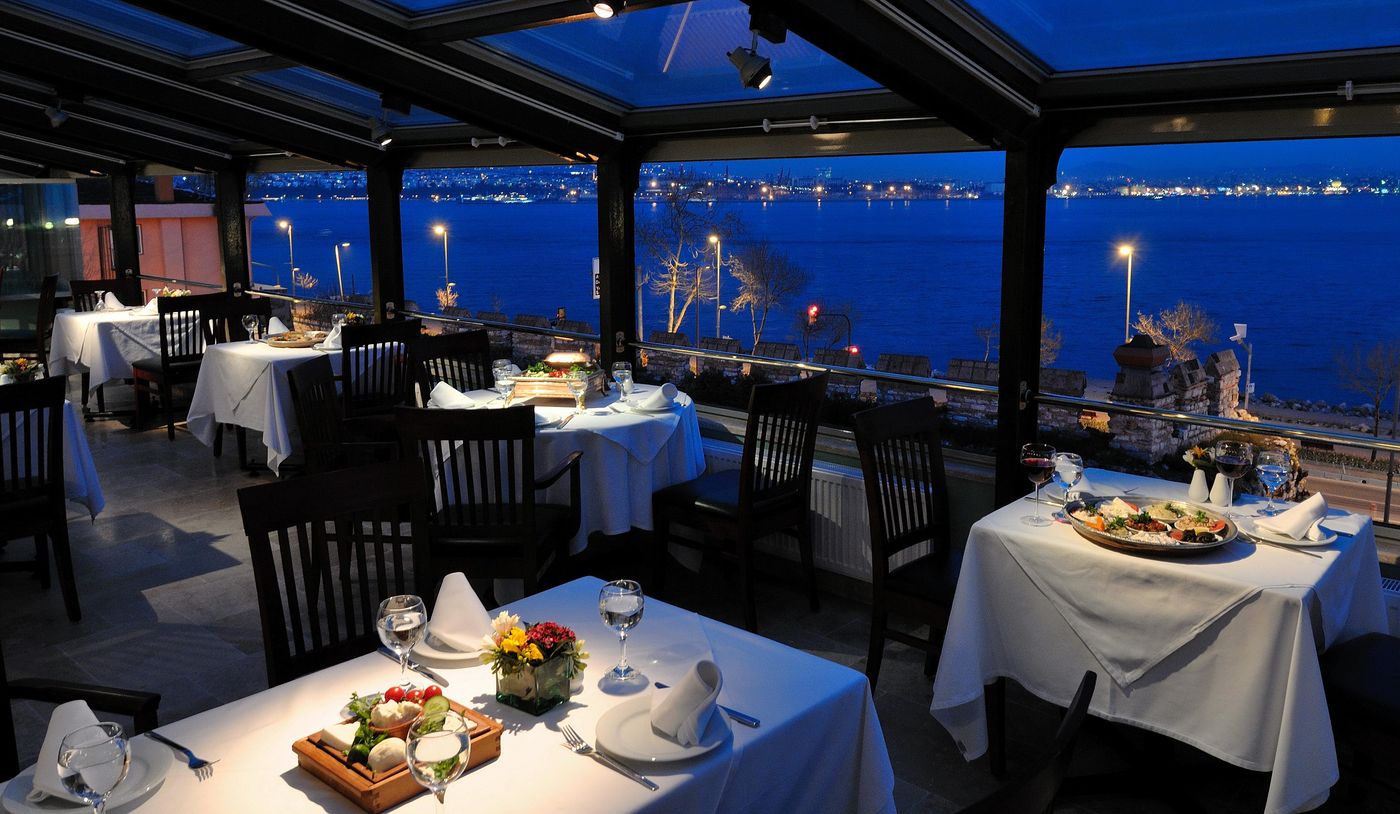 Armada-Hotel-Old-City-Sultanahmet-Restaurant-8