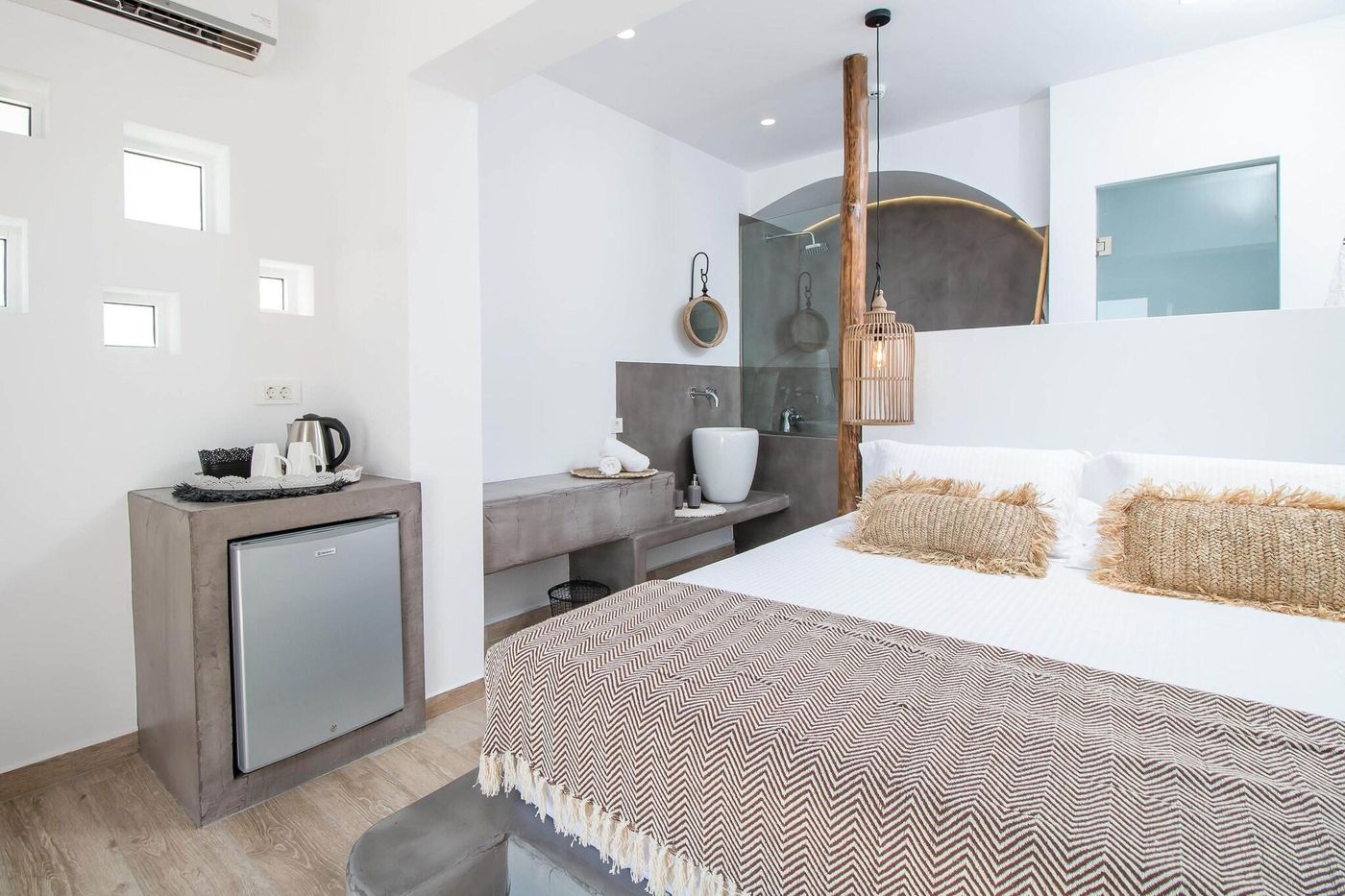 Malibu-Boutique-Room-26