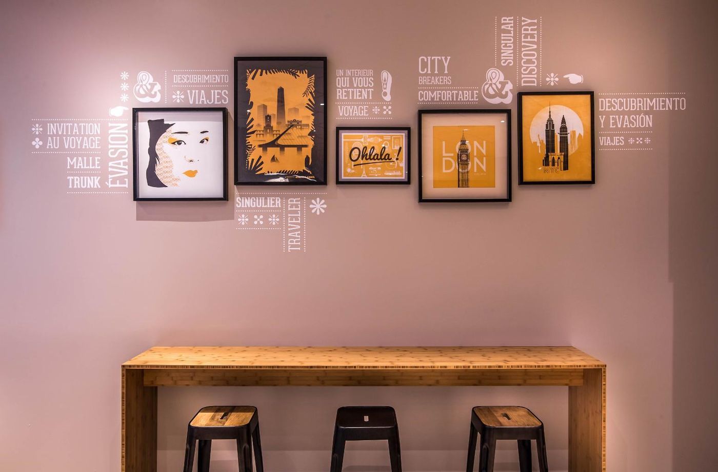 Best-Western-Plus-Suitcase-Paris-la-Defense-Lobby-13