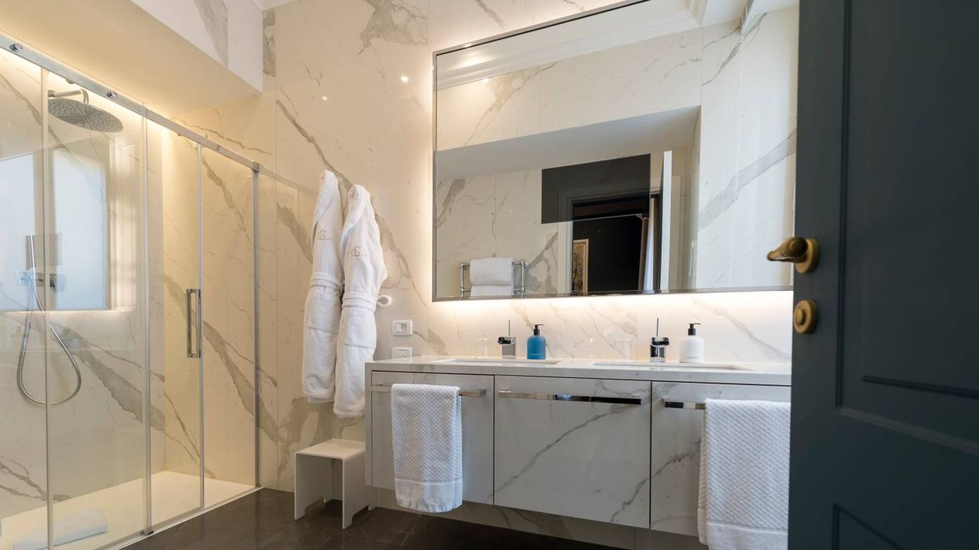 Elizabeth-Unique-Hotel-Room-47