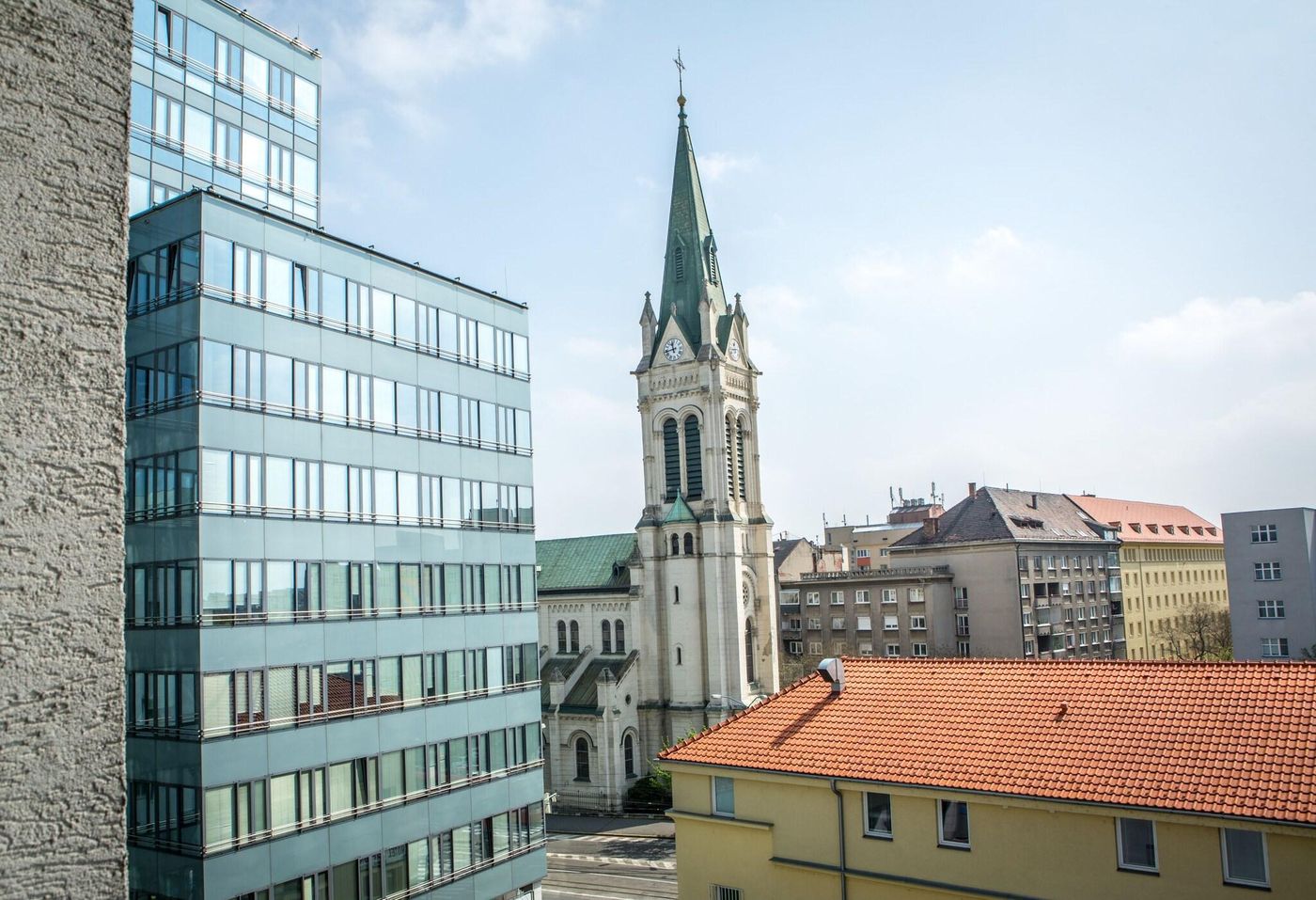 Saffron-Slovakia-Bratislava-General view-5