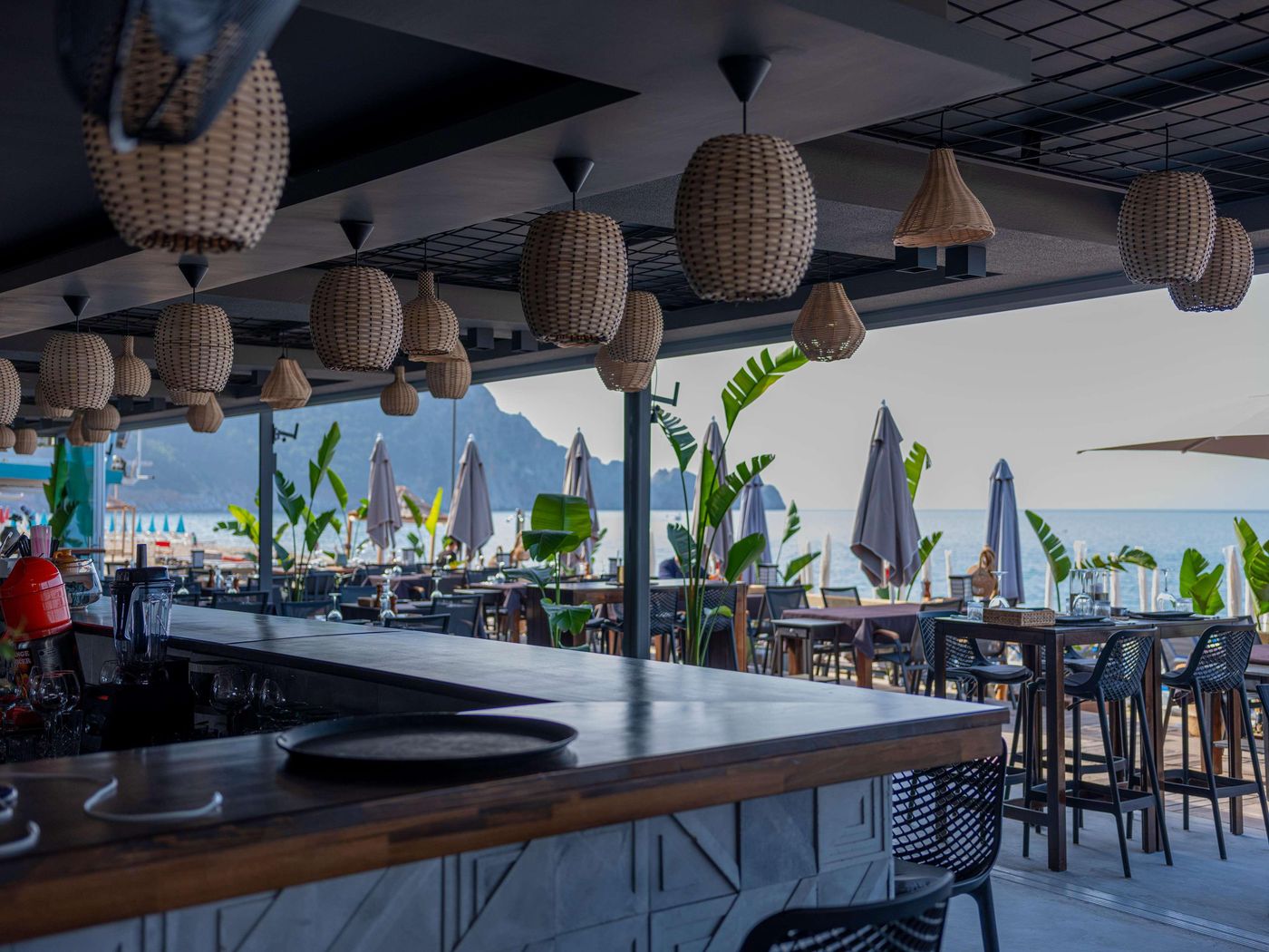 Royalisa-Palmiye-Beach-Hotel---Adults-Only-Bar-10