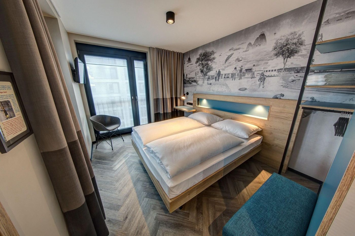 Schulz-Hotel-Berlin-Wall-At-The-East-Side-Gallery-Room-26