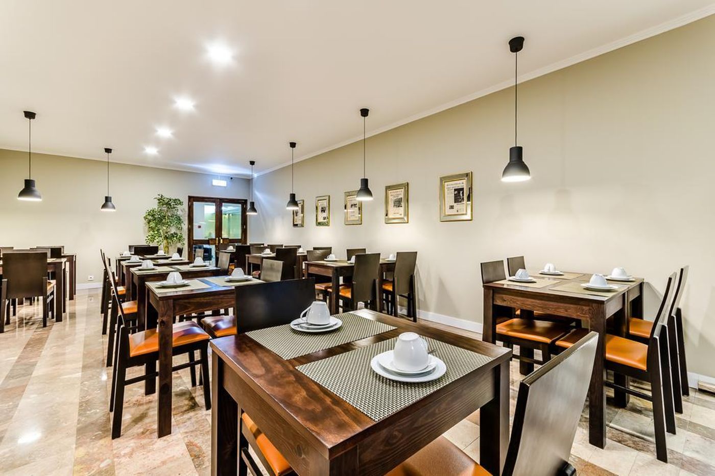 Flamingo-Restaurant-17