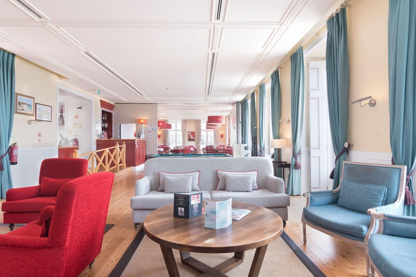 Casa-do-Medico-de-S--Rafael-Lobby-5