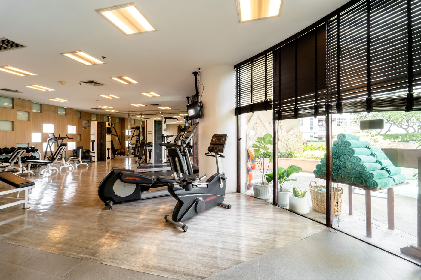 Century-Park-Sports-and-Entertainment-58