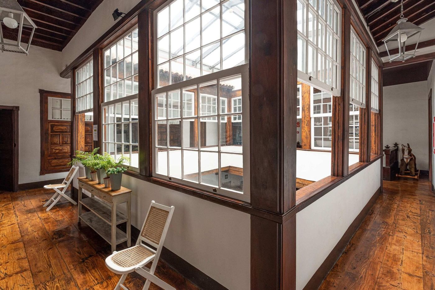 Isla-Baja-Suites-Lobby-14