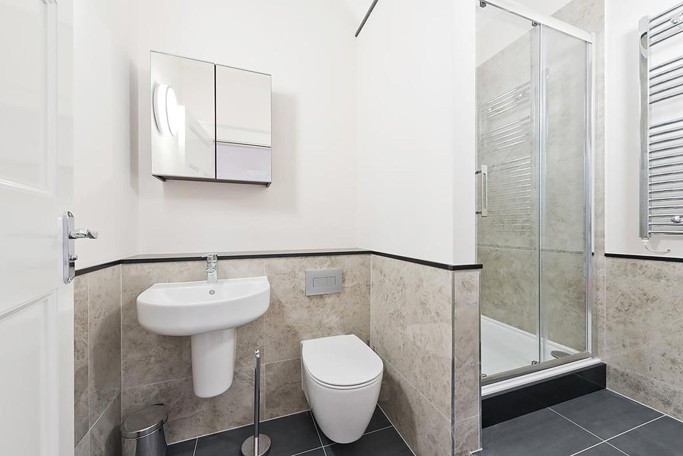 Henrietta-Suites-City-Centre-Room-59