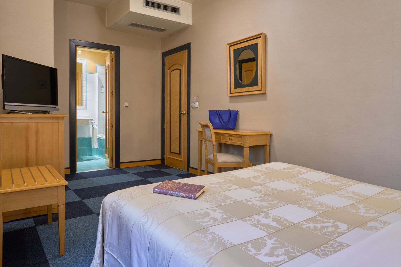 Macia Condor-Spain-GRANADA-Room-8