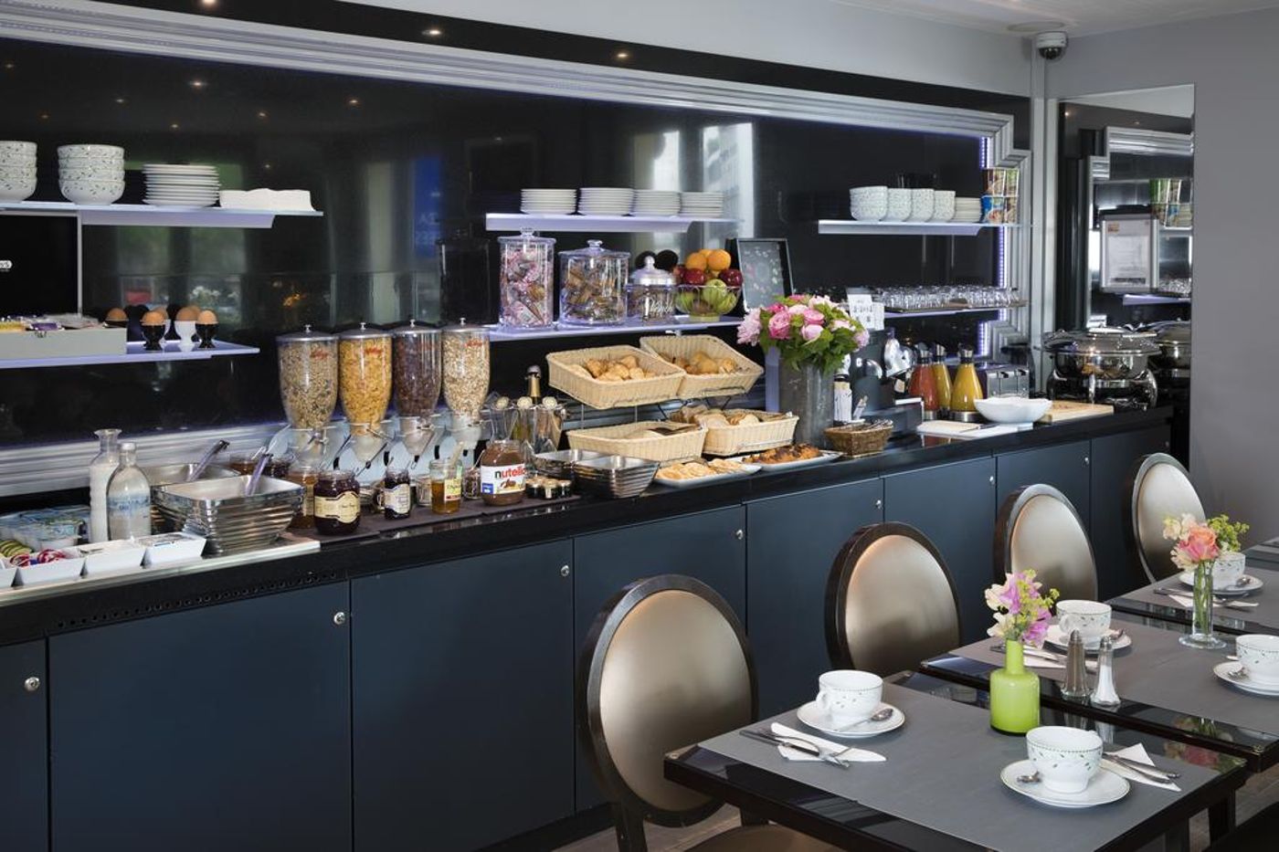 Hotel-Plaza-Elysees-Restaurant-17