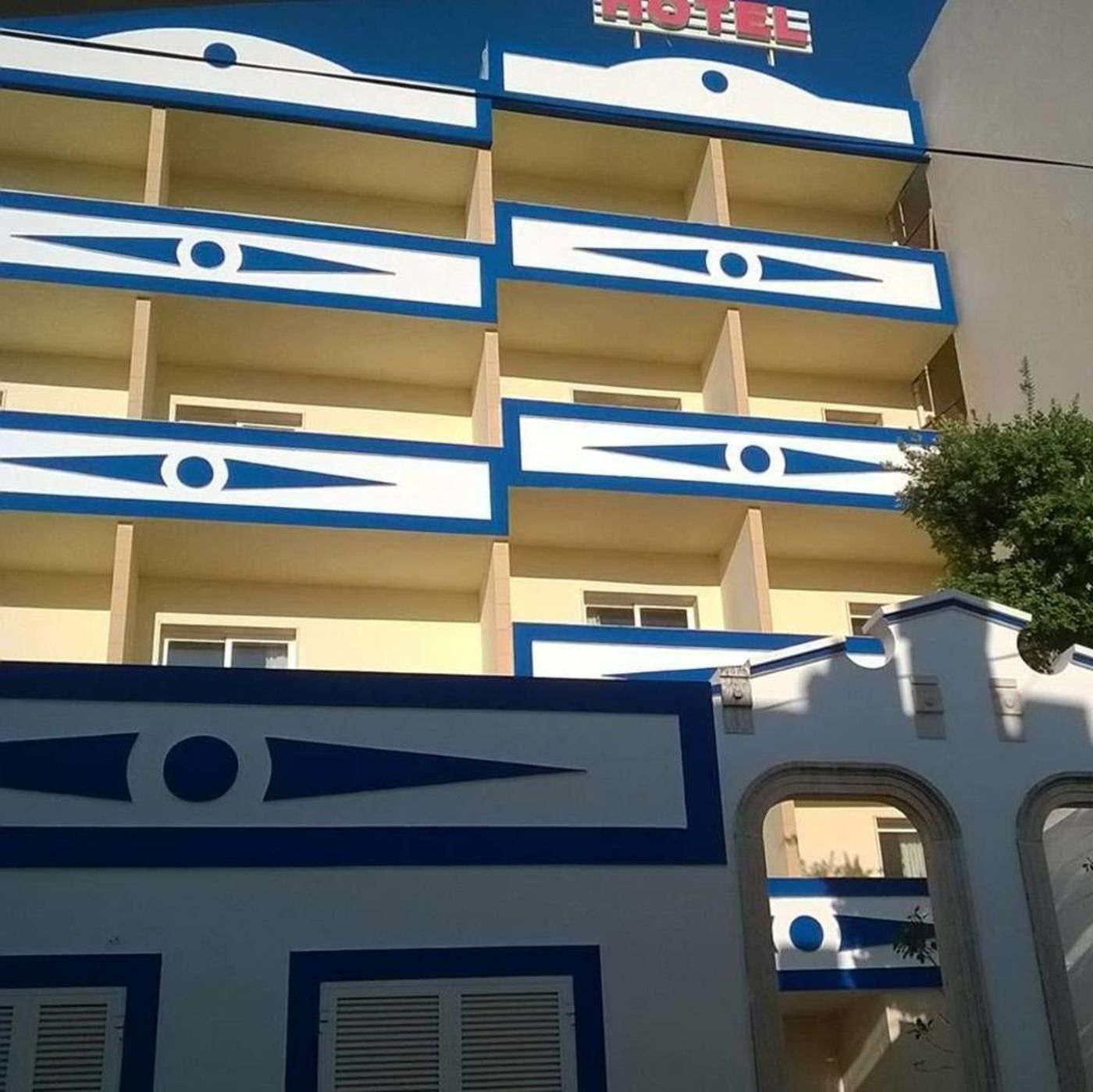 Praia-do-Burgau-General-view-5