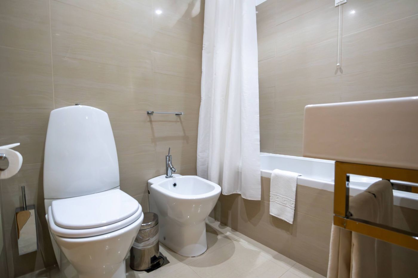 White-Waters-Room-11