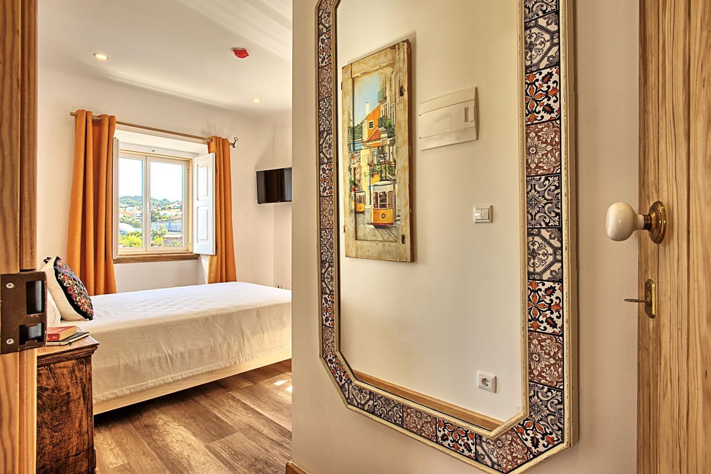 Ninho-Saloio-Room-32