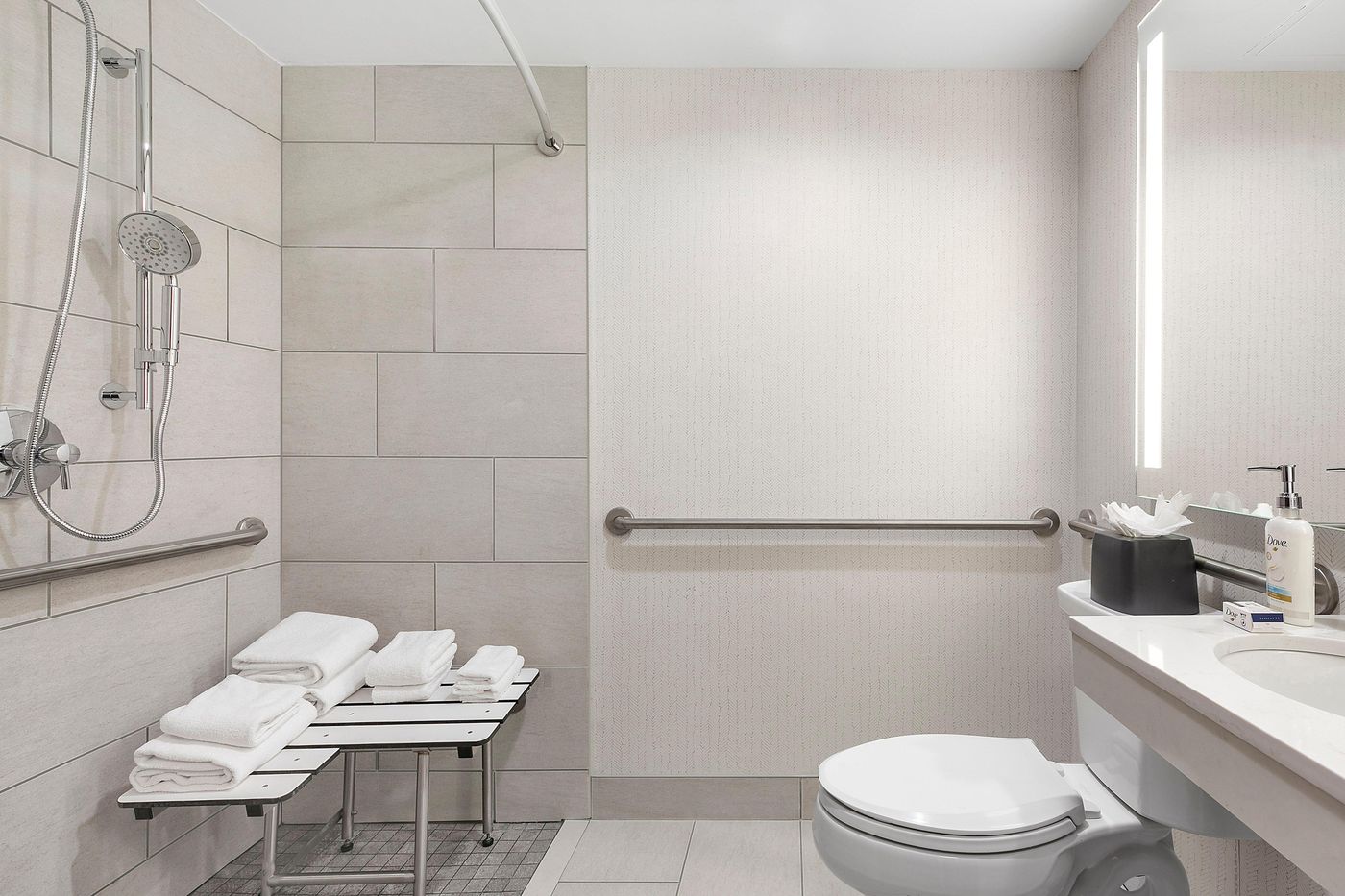 Holiday-Inn-Manhattan-6th-Ave---Chelsea-Room-26