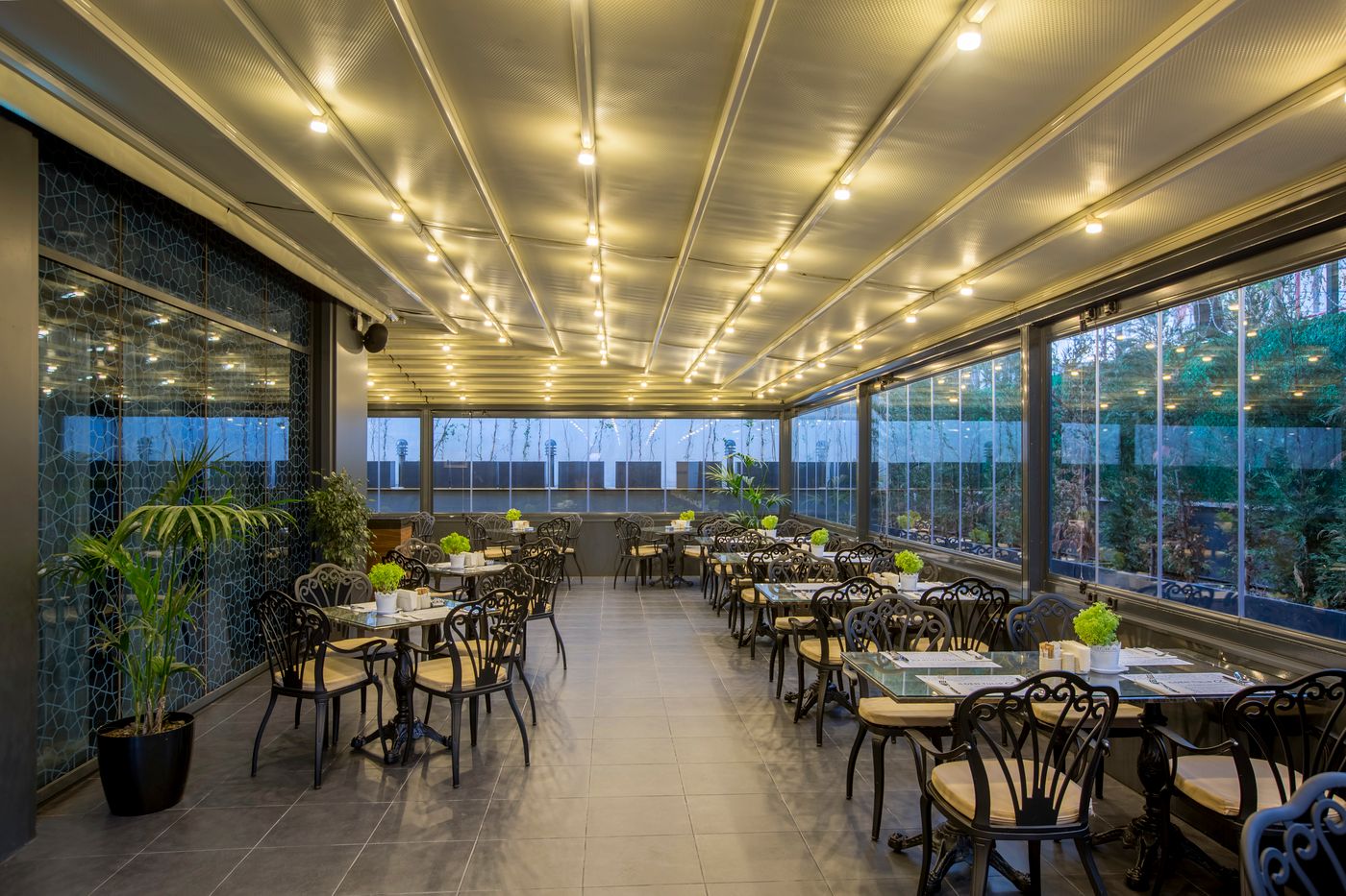 Golden-Tulip-Istanbul-Bayrampasa-Terrace-14