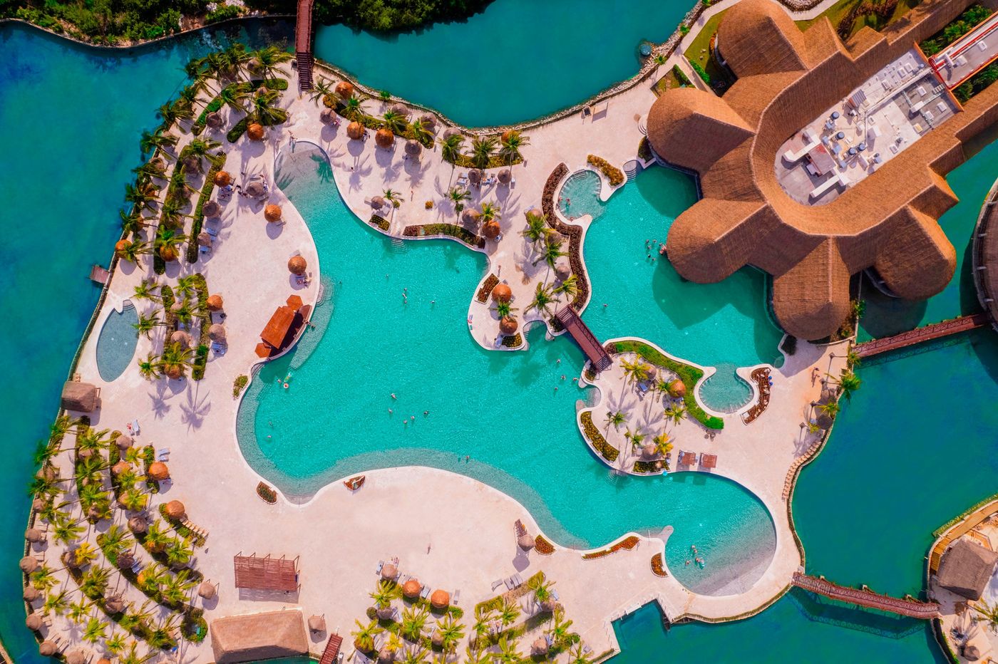 Grand-Palladium-White-Sand-Resort---Spa-All-Incl--Pool-4