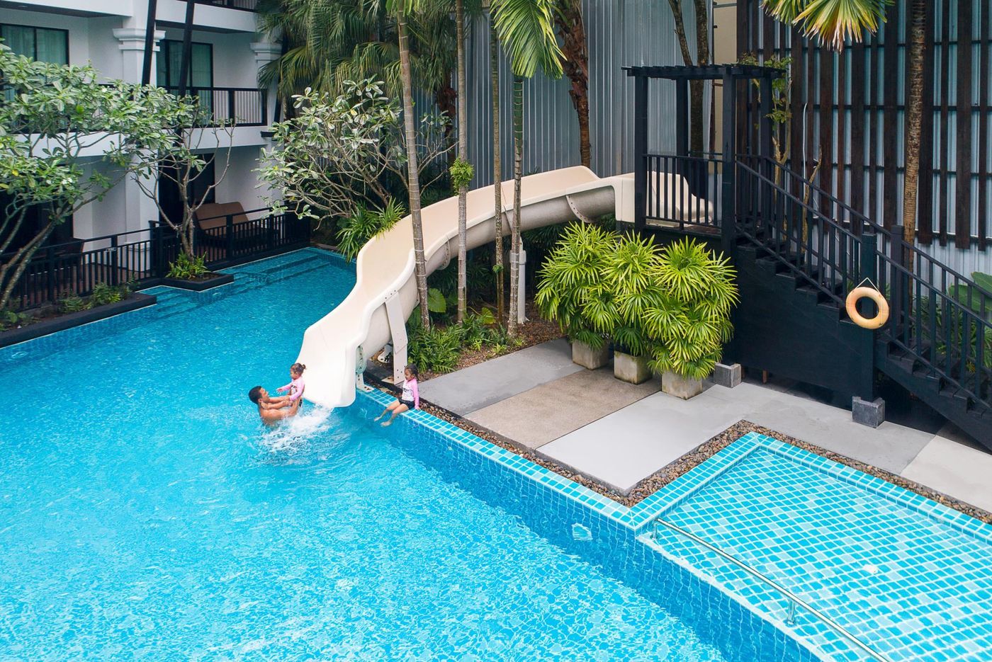 Centara-Anda-Dhevi-Resort---Spa-Krabi-Pool-9