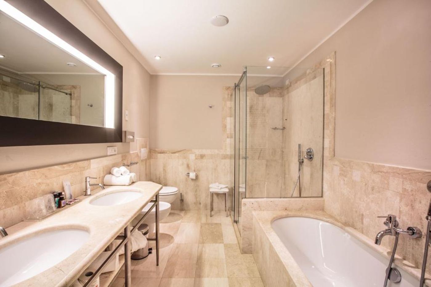 Grande-Baia-Resort-Hotel-Room-34