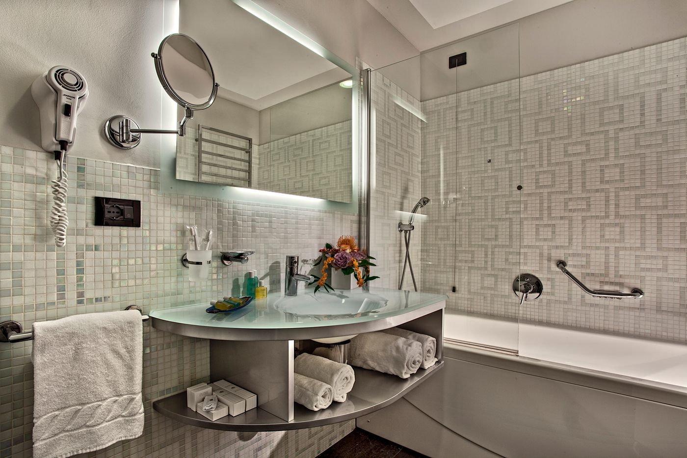 Park-Hotel-Junior-Room-18