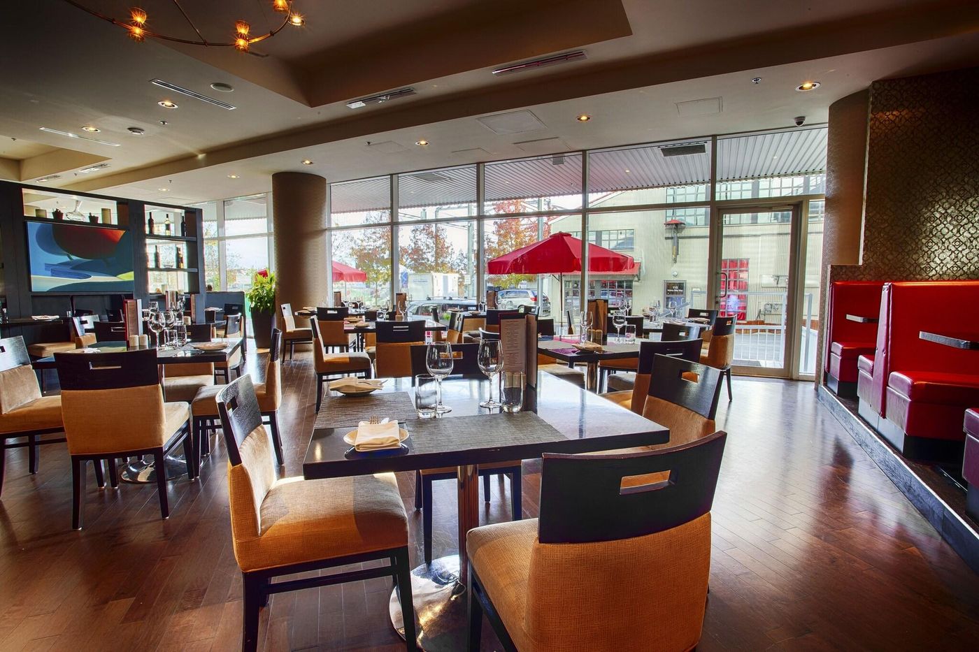 Pinnacle-Hotel-at-the-Pier-Restaurant-26