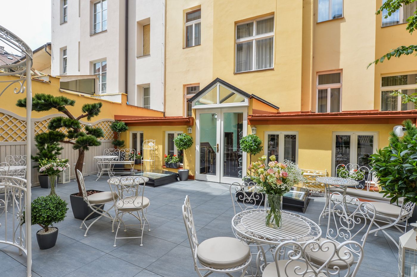 Hastal-Hotel-Prague-Old-Town-Terrace-1