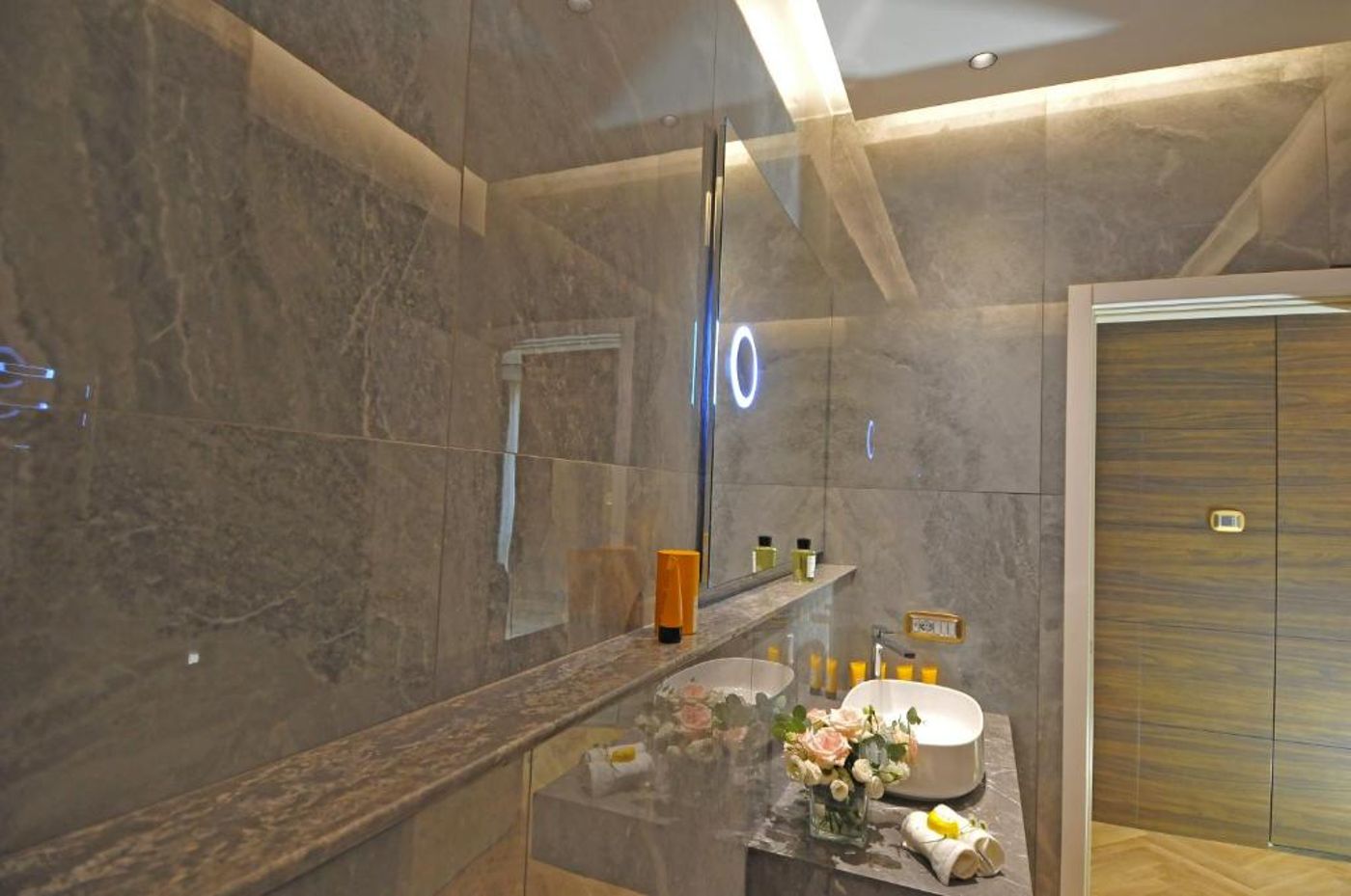 Grand-Hotel-et-des-Palmes-Room-38