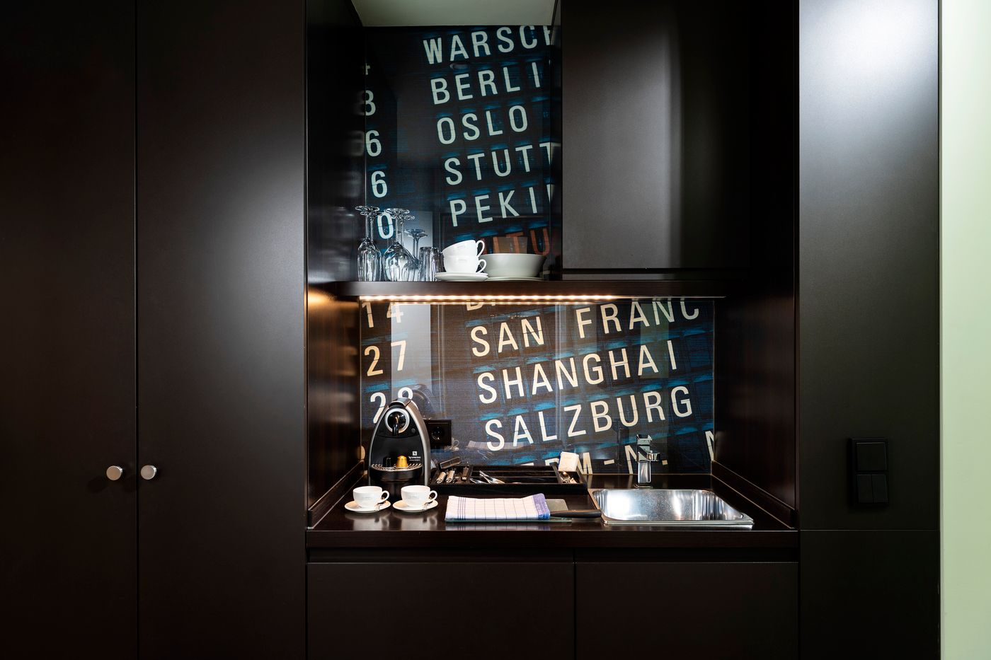 Clipper Boardinghouse Berlin-Gendarmenmarkt-Germany-BERLIN -Room-6