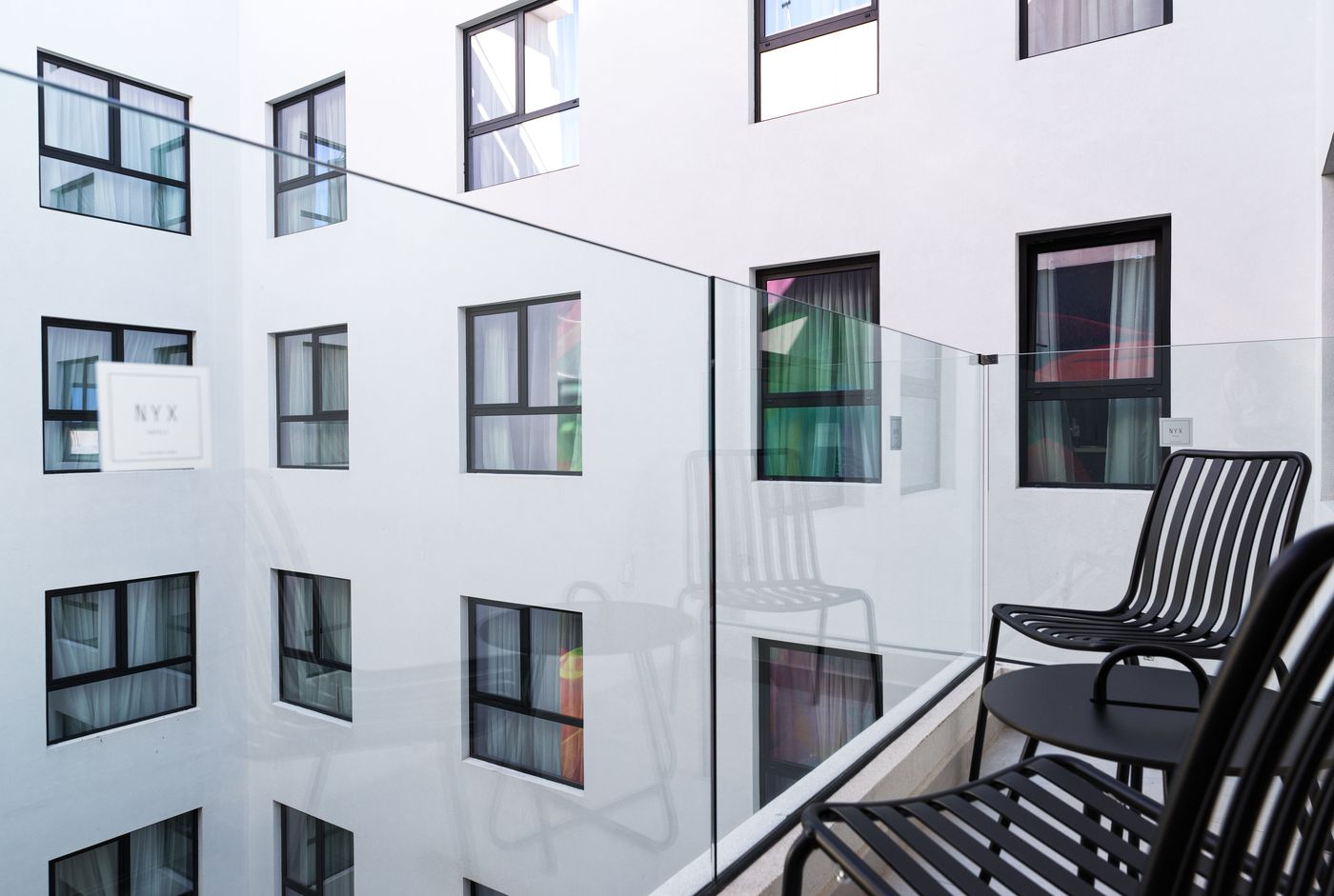 NYX-Esperia-Palace-Athens-by-Leonardo-Hotels-Room-4