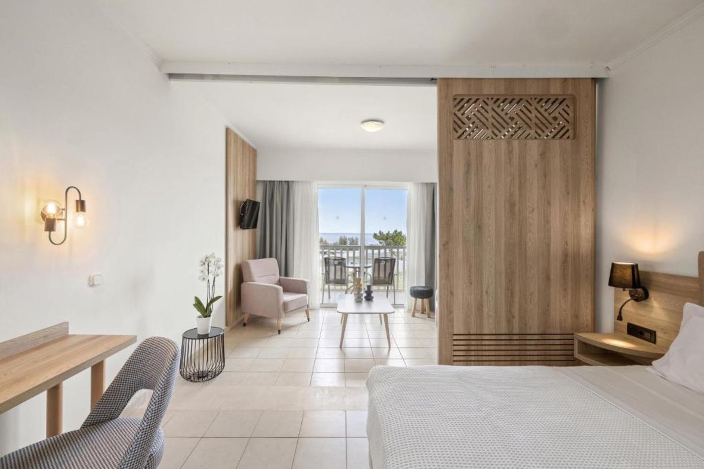 Kiotari Miraluna Beach Resort