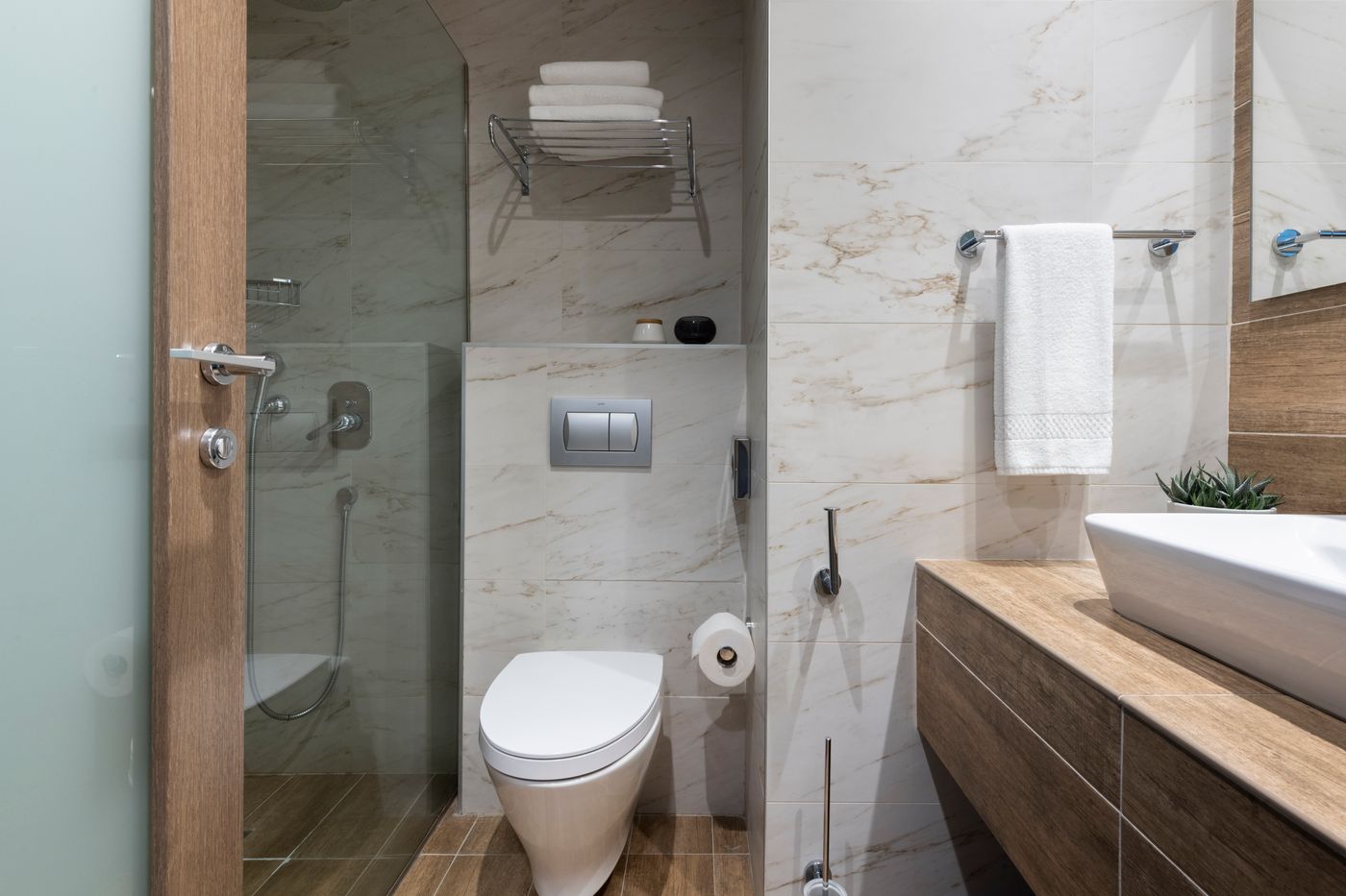 Waterfront-Hotel-Room-12