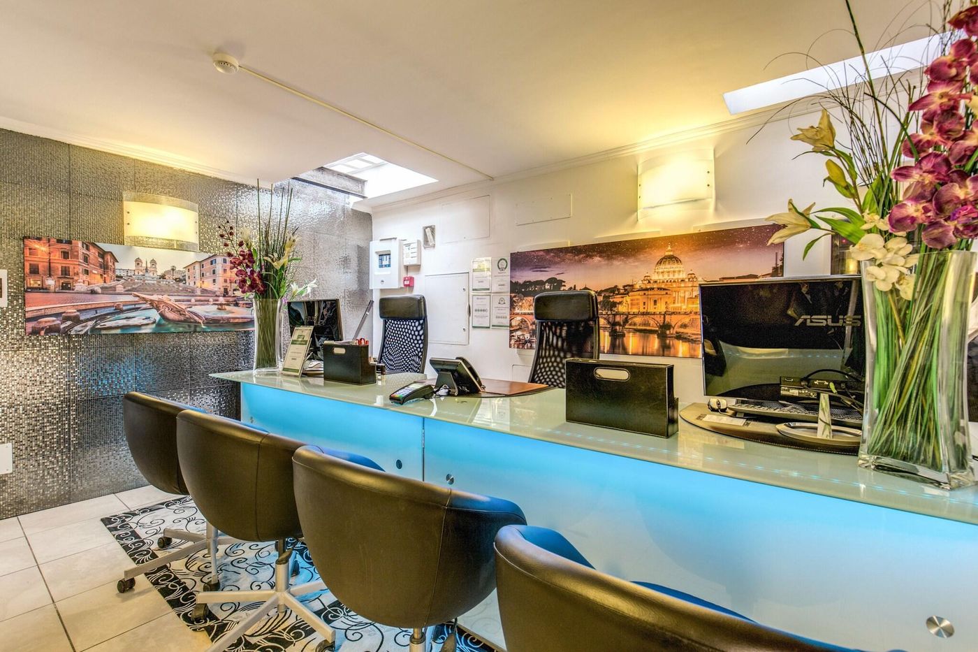 Aurelia-Vatican-Apartments-Lobby-14