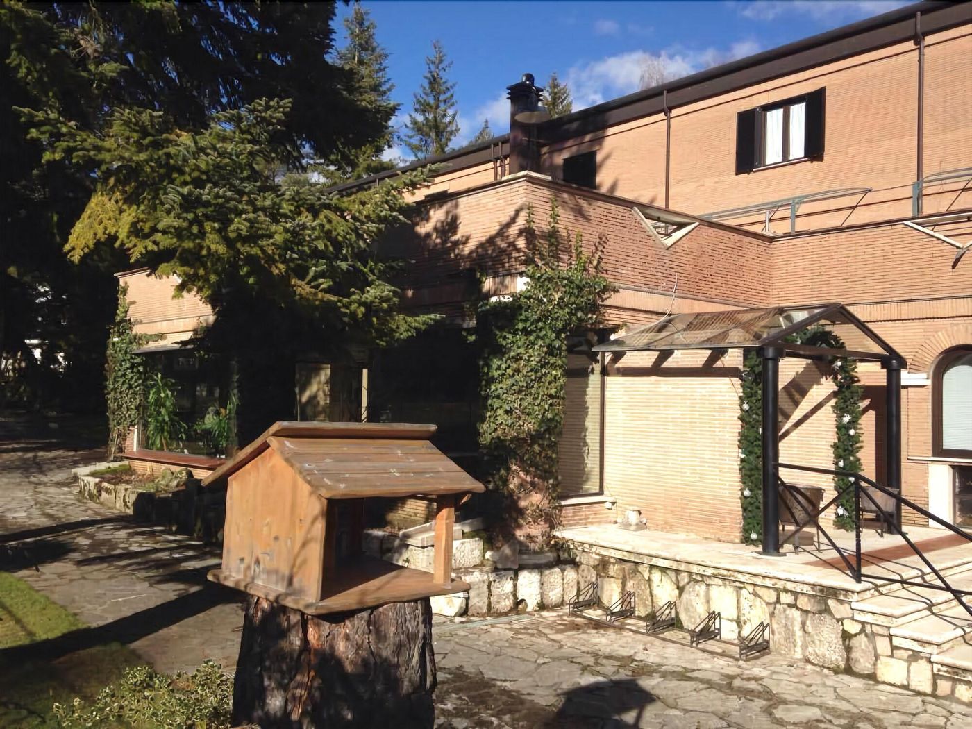 LH-Albergo-il-Picchio-General-view-18