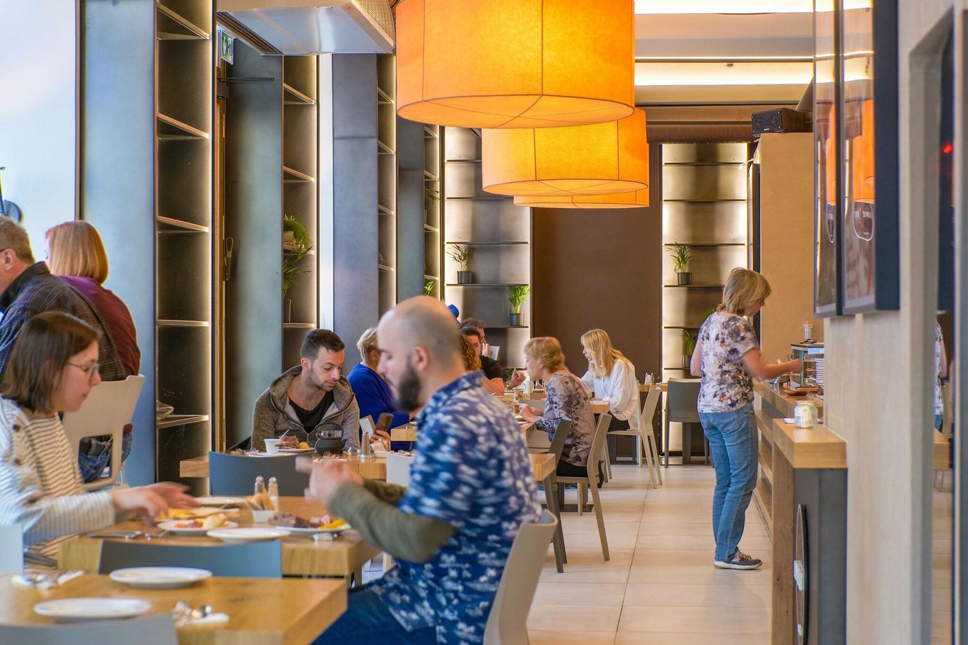 Golden-Crown-Restaurant-38