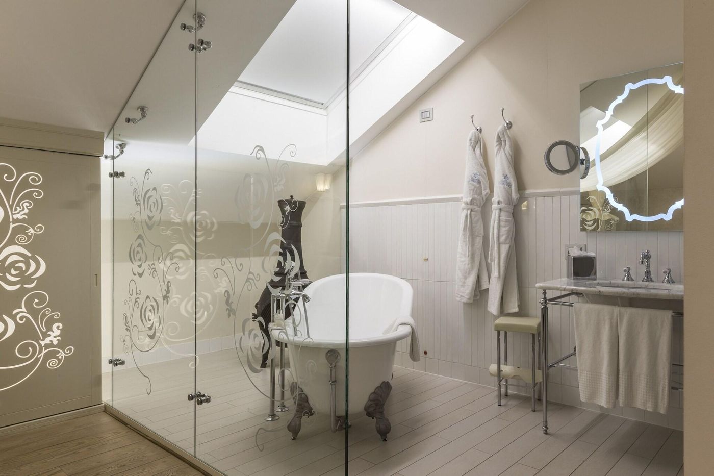 Chateau-Monfort-Room-35