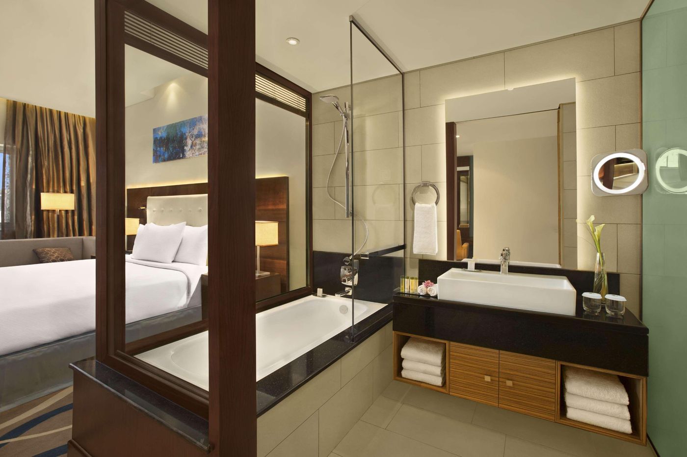 DoubleTree-by-Hilton-Hotel---Residences-Dubai-Room-16