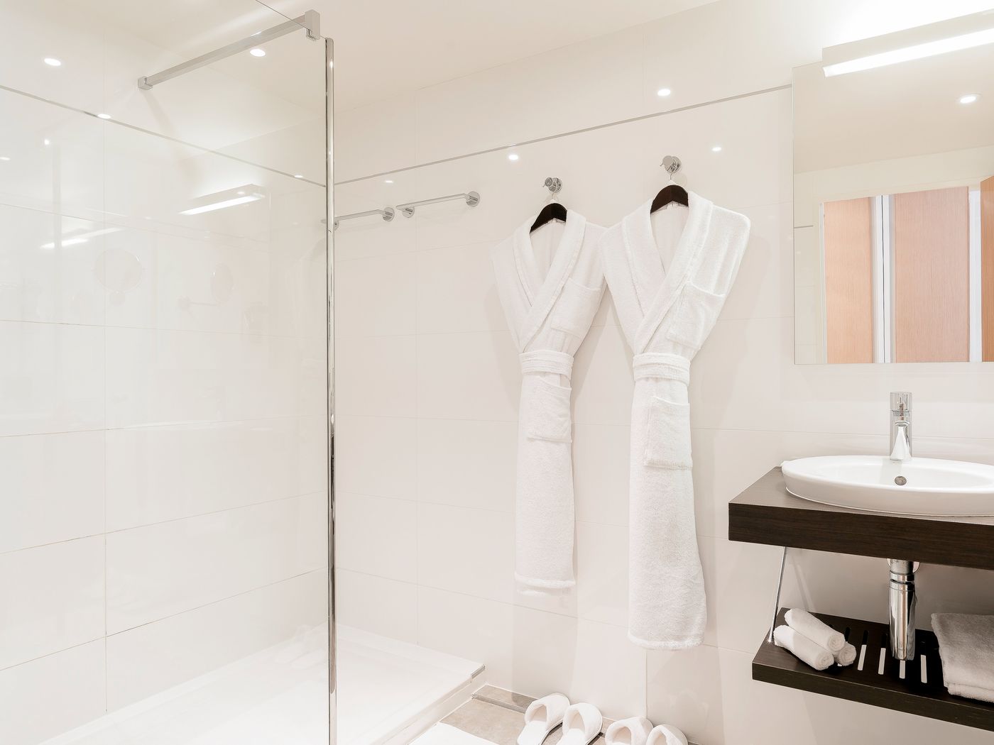 Hotel-Croisette-Beach-Cannes---Mgallery-Room-50