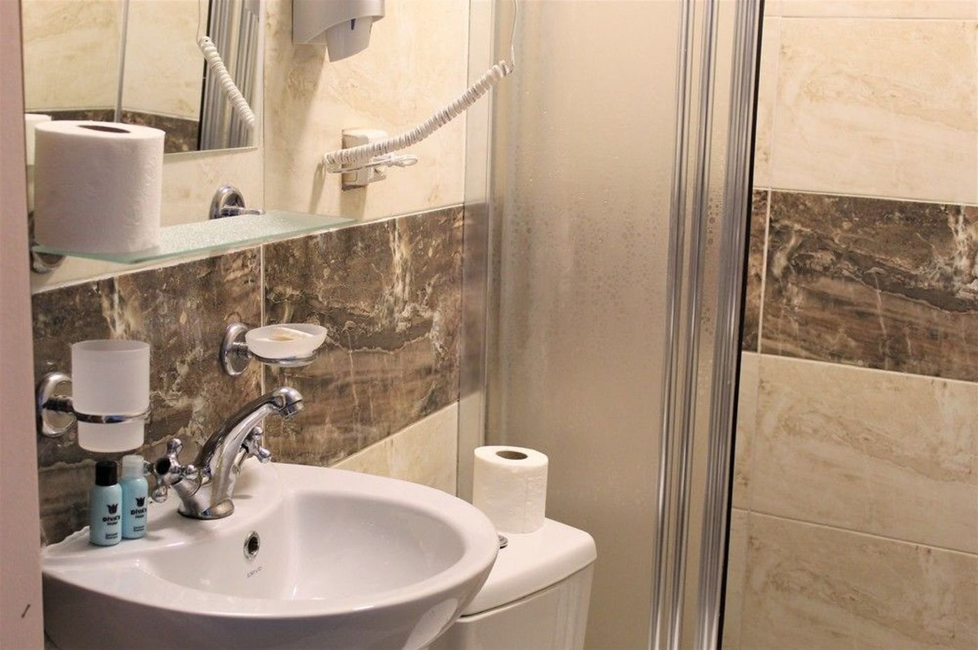 Divas-Boutique-Room-11