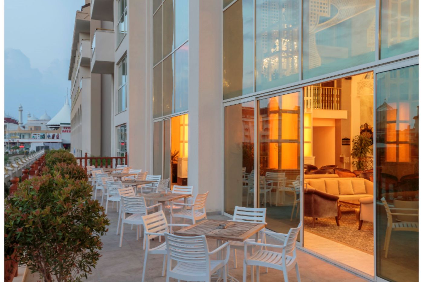 Well-Palace-Side-Terrace-15