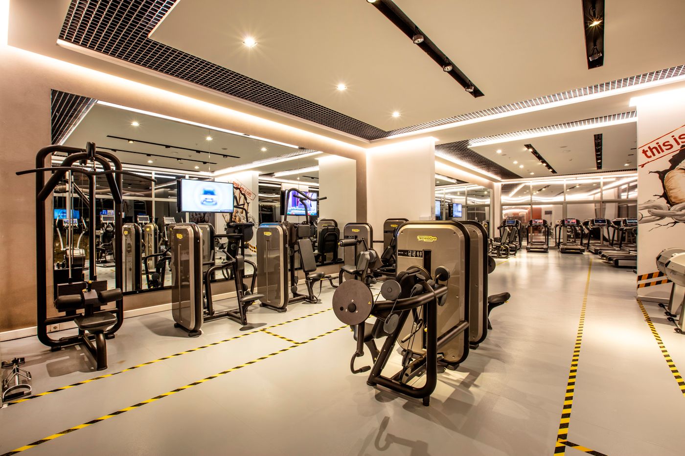 Charisma-De-luxe-Sports-and-Entertainment-41