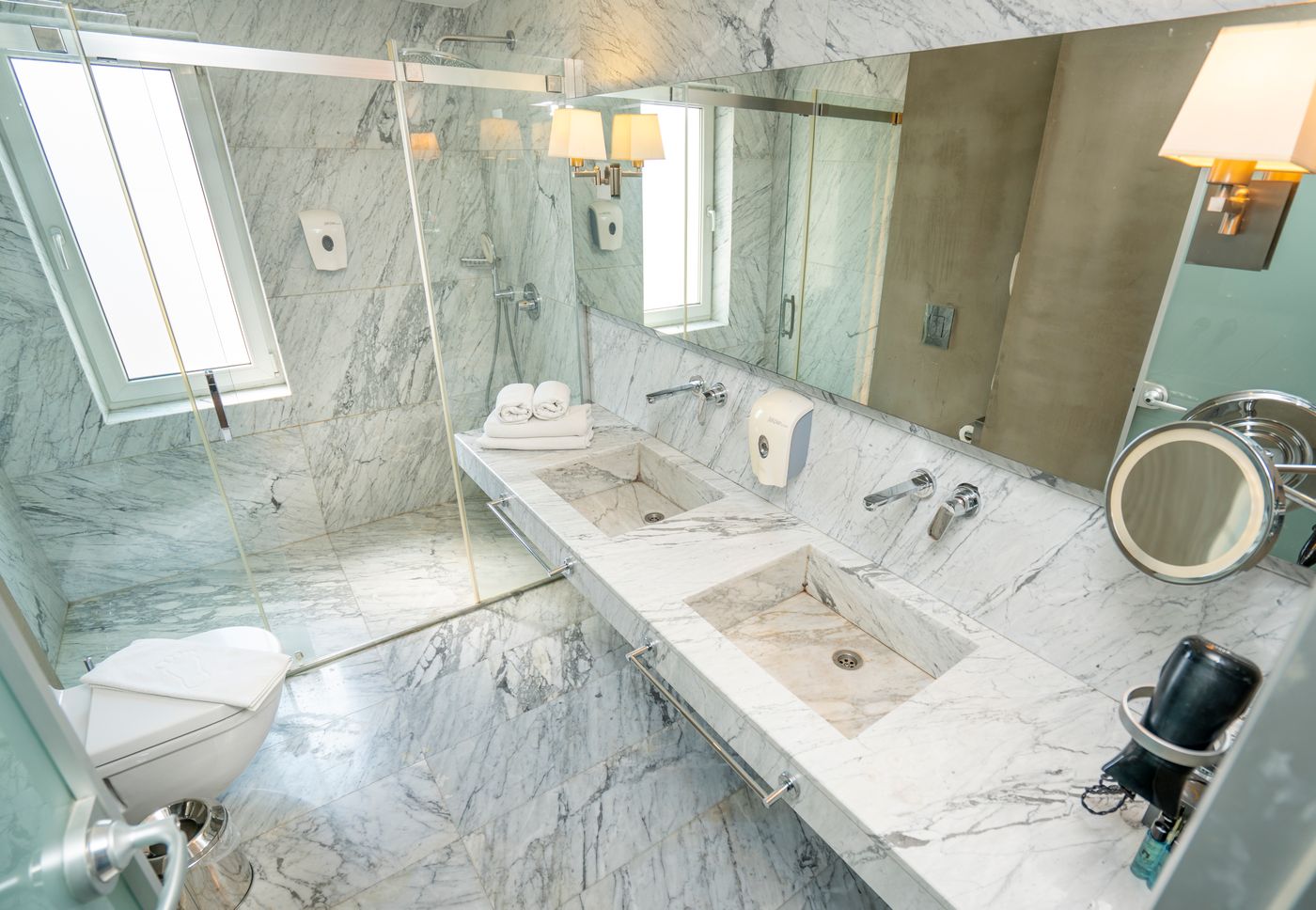 The-Gate-30-Suites-Hotel-Room-31