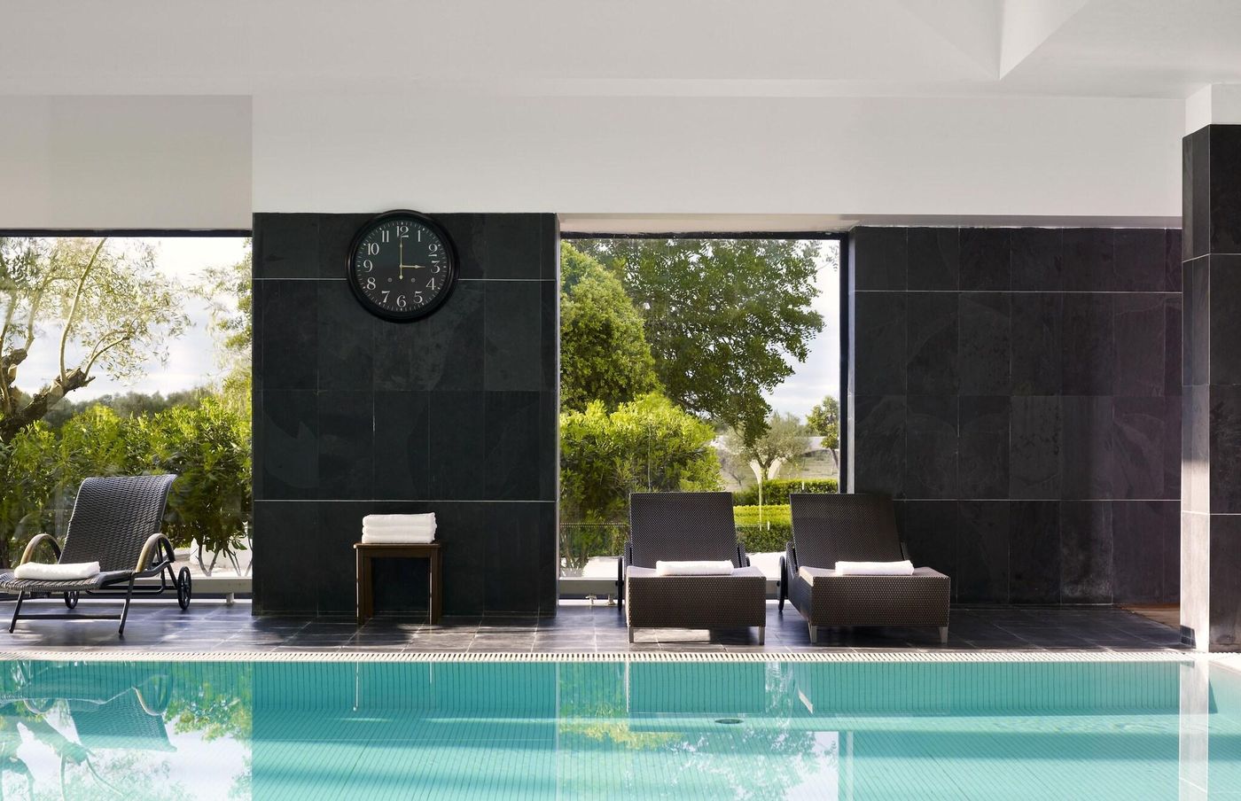 Convento-Do-Espinheiro--Historic-Hotel---Spa-Pool-60