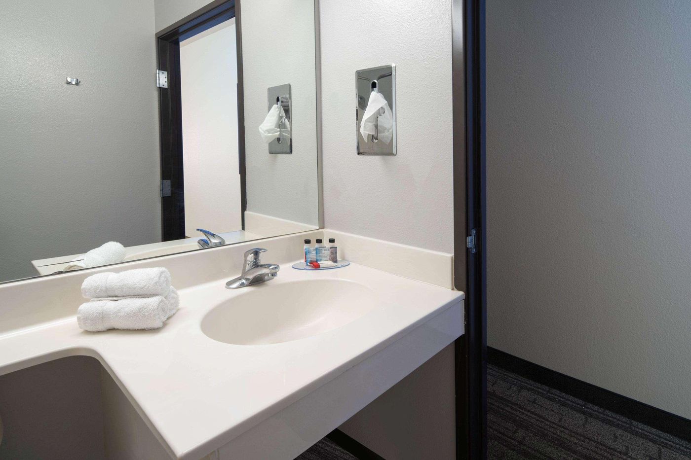 Baymont by Wyndham Las Vegas South Strip-United States-Las Vegas-Room-9