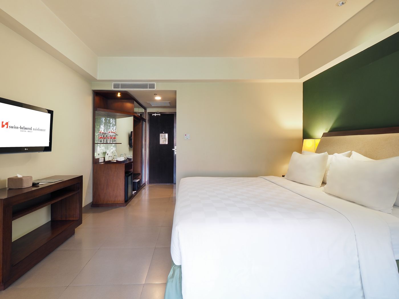 Swiss-Belhotel Rainforest-Indonesia-KUTA-Room-5