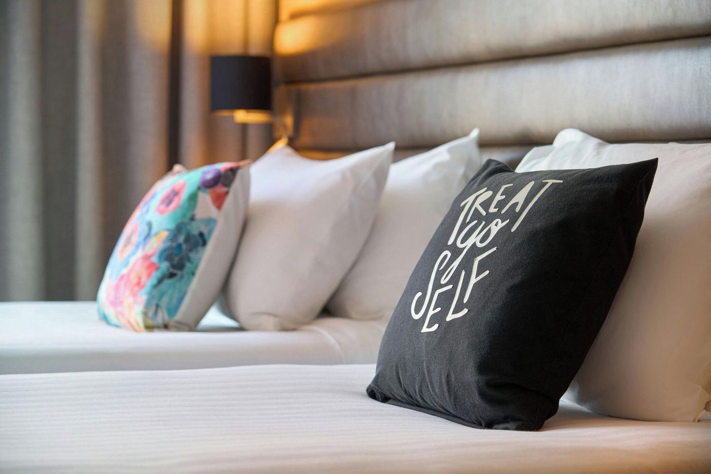 Moxy-Dublin-City-Room-45