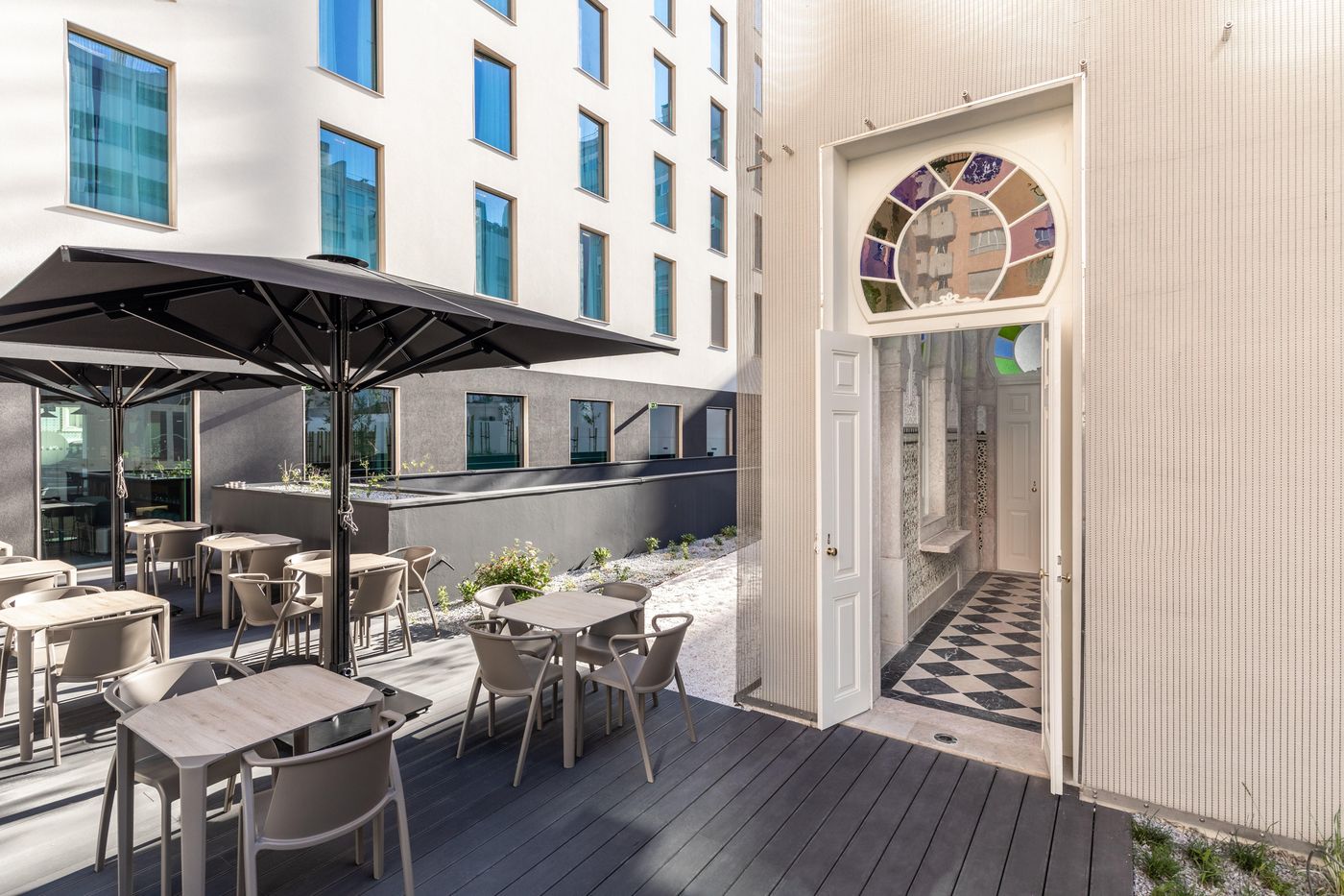 Holiday-Inn-Express-Lisbon---Plaza-Saldanha-General-view-34