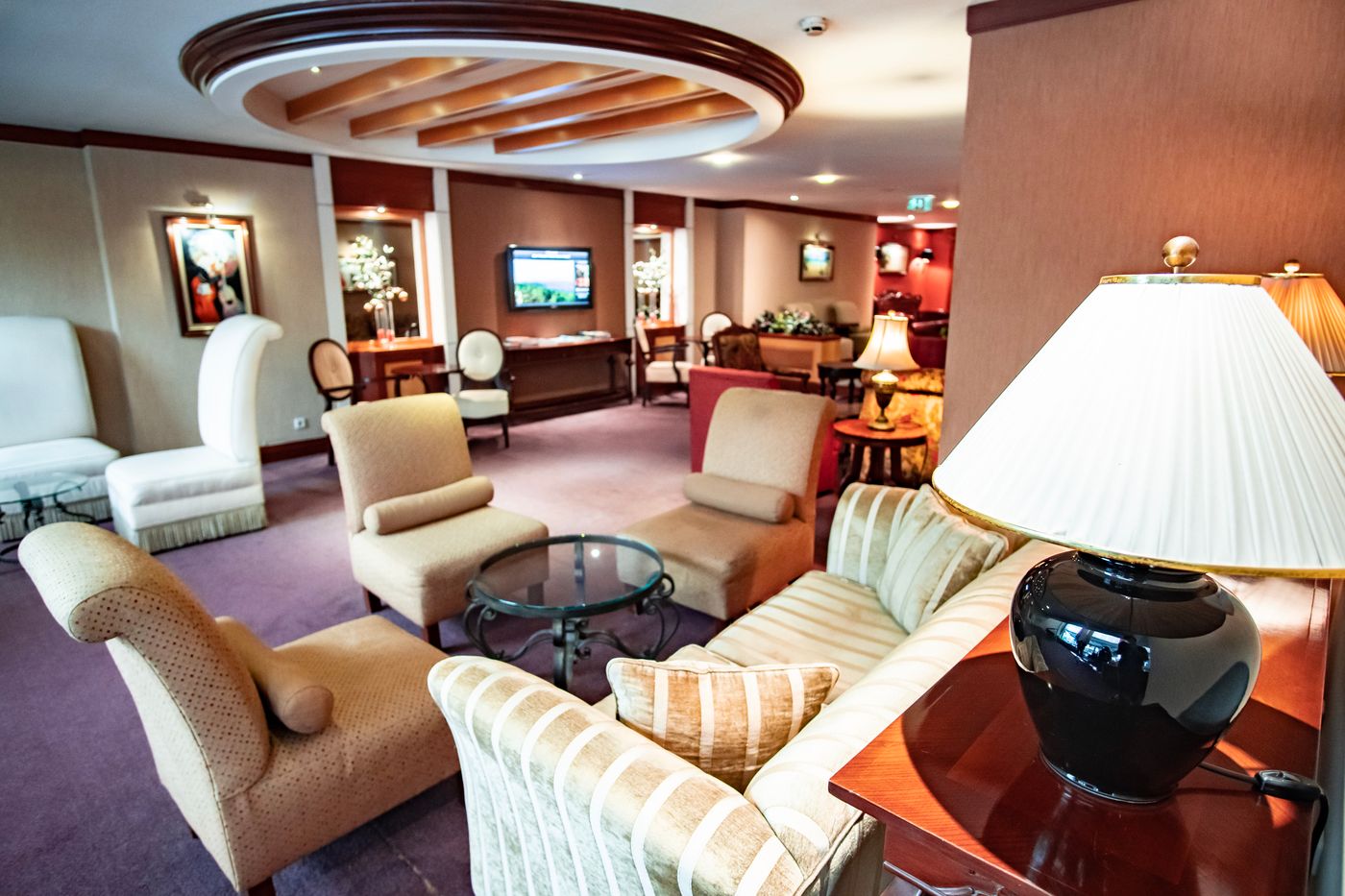 Eresin-Taxim-Premier-Lobby-11